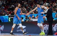 中国体育-媒体人：北京签麦基为给周琦减压 但前者散漫让奢华内线成纸老虎